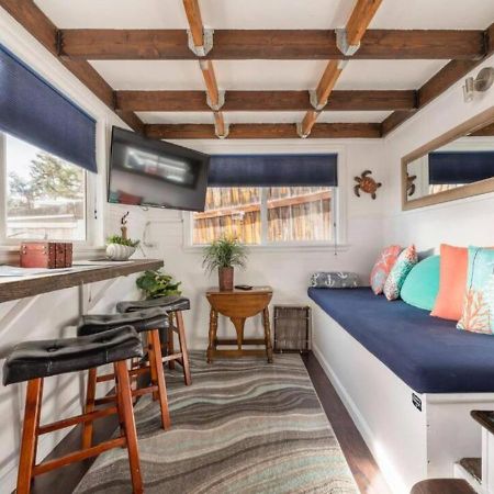 Ashore The Clouds Glamping Awaits ウッドランド・パーク エクステリア 写真